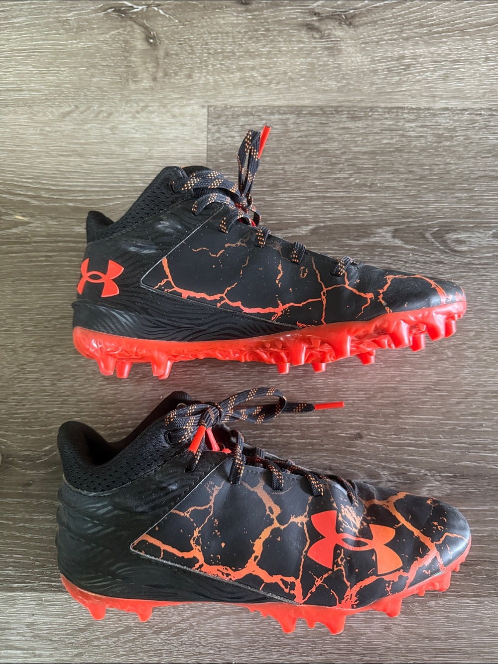 Under Armour Spotlight Franchise 4 RM Jr football cleats, size 5Y - Picture 2 of 7